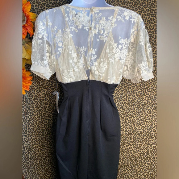 🦋B2G1🦋UNIQUE VINTAGE Ivory & Black Wiggle Dress With Lace Illusion NWT - Picture 9 of 13